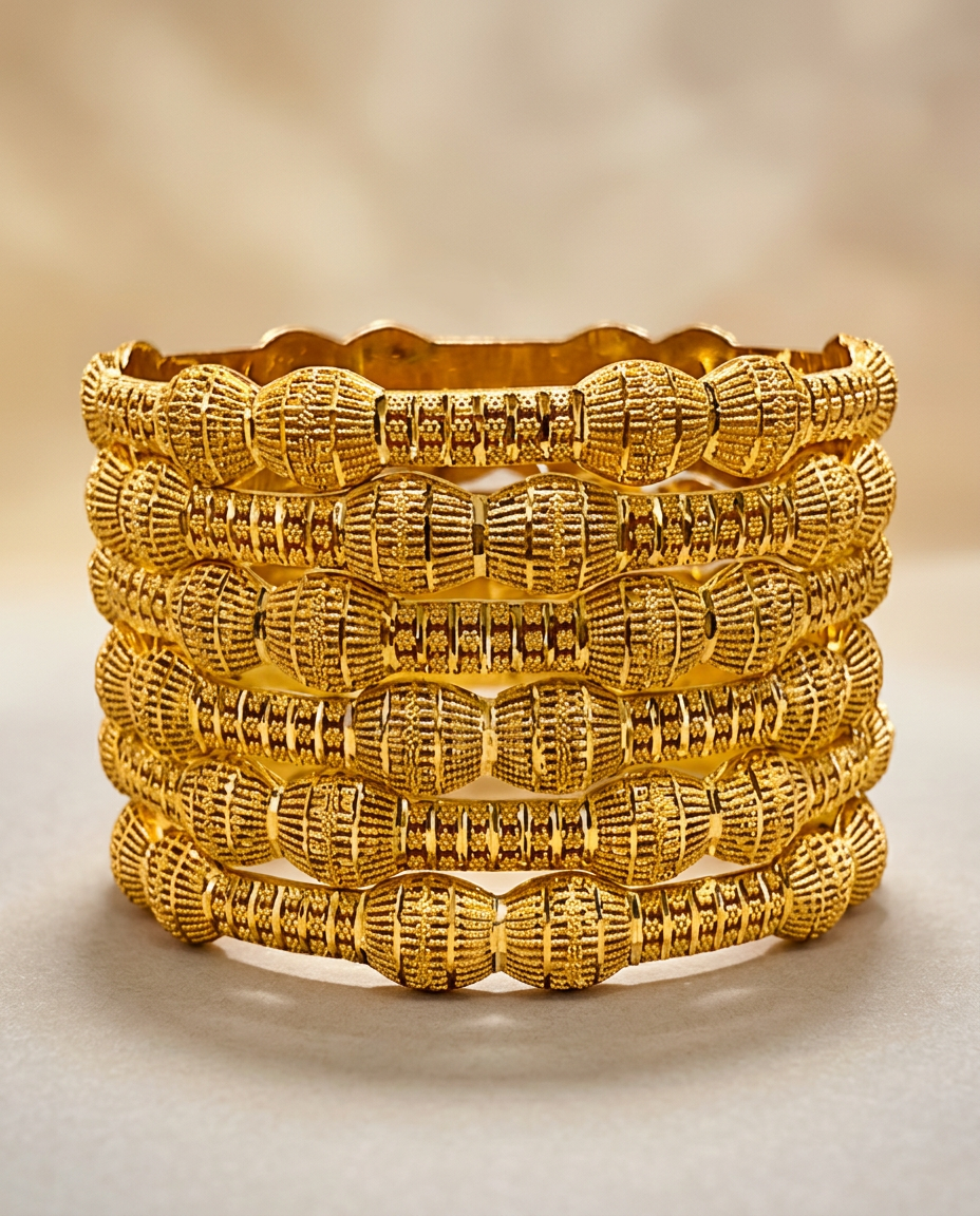 22 Karat Dubai Armreifen mit beadwork-Ornament, gestapelt